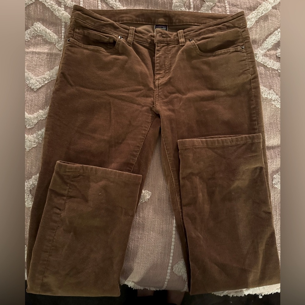 Patagonia brown corduroy women’s pants! 🏔️💕